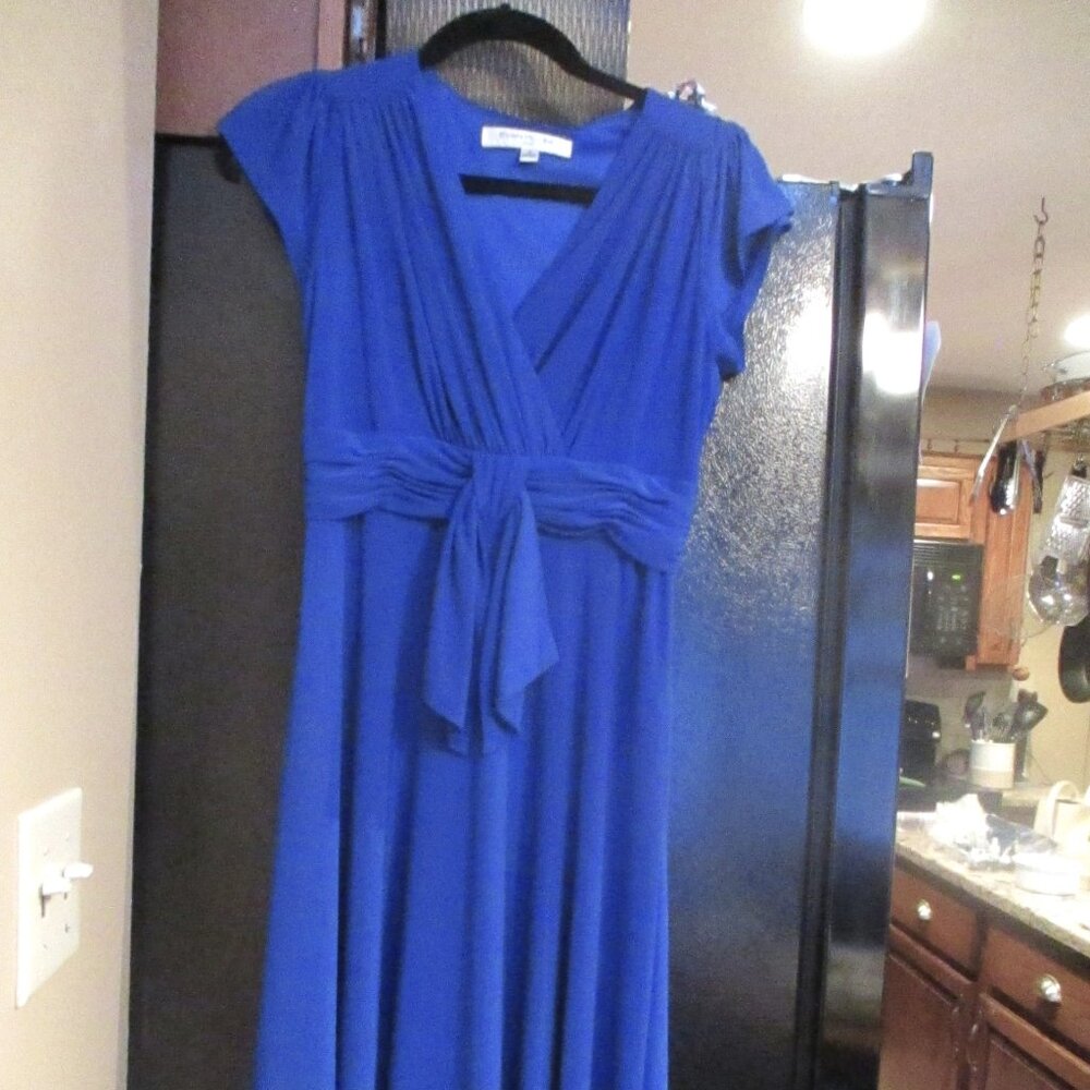 EVAN-PICONE DRESS ROYAL BLUE FLUTTER SLEEVE SIZE 4 TIE at WAIST V NECK STRECHY